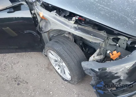 2023 Tesla Model Y Awd/Long Range Dual Motor All-Wheel Drive z USA, uszkodzony, nr VIN 7SAYGDEE3PA180998